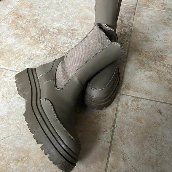 Zara boot - Picture 2 of 3